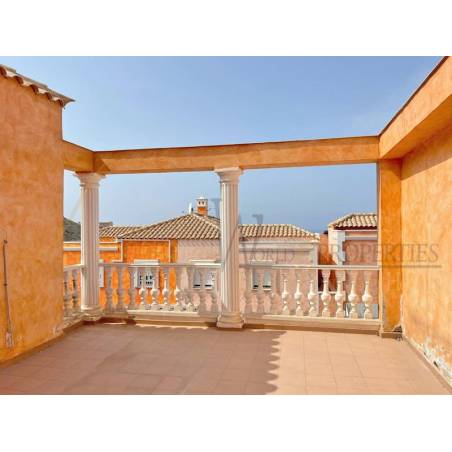 Sprzedaż - Nieruchomości - Dom / Apartament - Los Cristianos 1