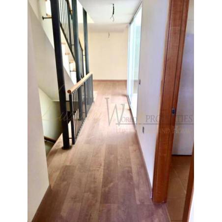 Sprzedaż - Nieruchomości - Dom / Apartament - Calle Beirut 1