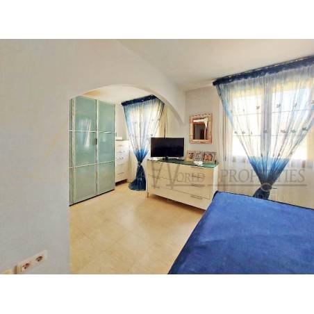 Sprzedaż - Nieruchomości - Dom / Apartament - Calle Mencey Adjona 1