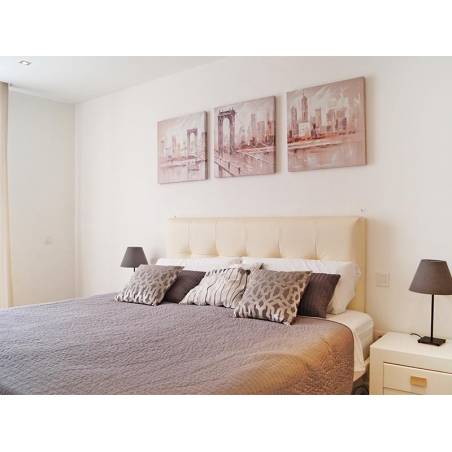 Sprzedaż - Nieruchomości - Dom / Apartament - Avenida Madroñal 4